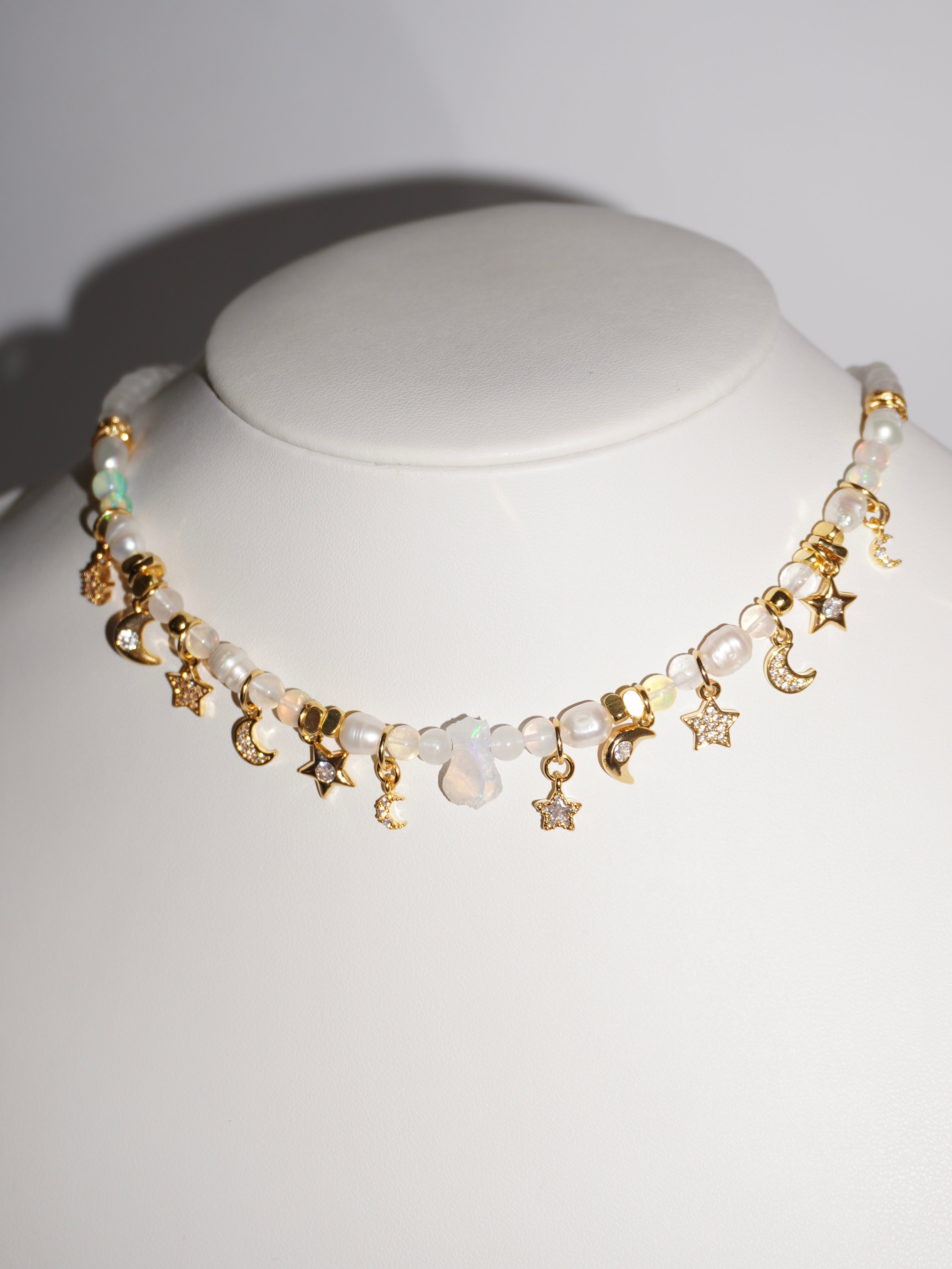 Purity | Weiße Jade & Äthiopien Opal Kette